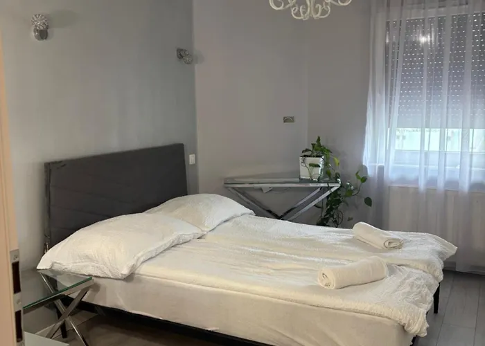 Z Widokiem Na Park דירה